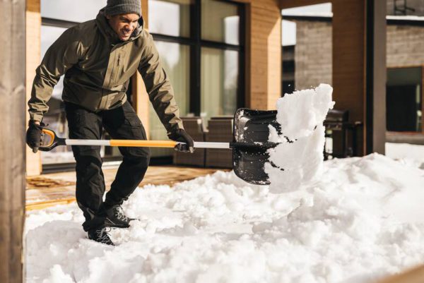 Pelle à neige et outil de déneigement, Pelle à neige, fraise et sel de  déneigement